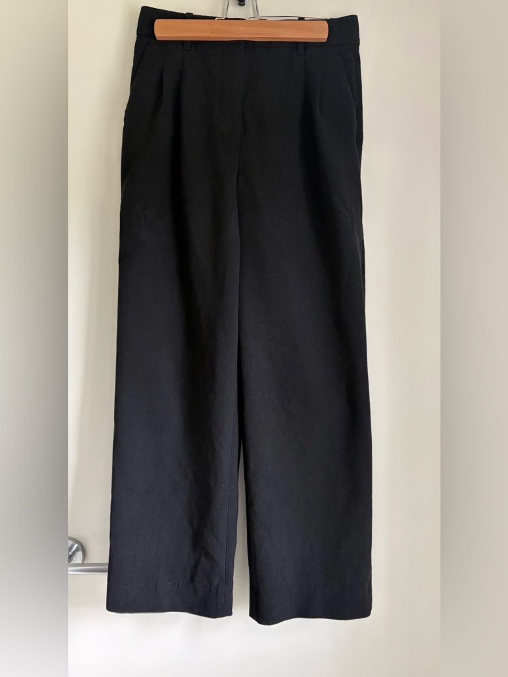 Aritzia Black/Charcoal Effortless Pants